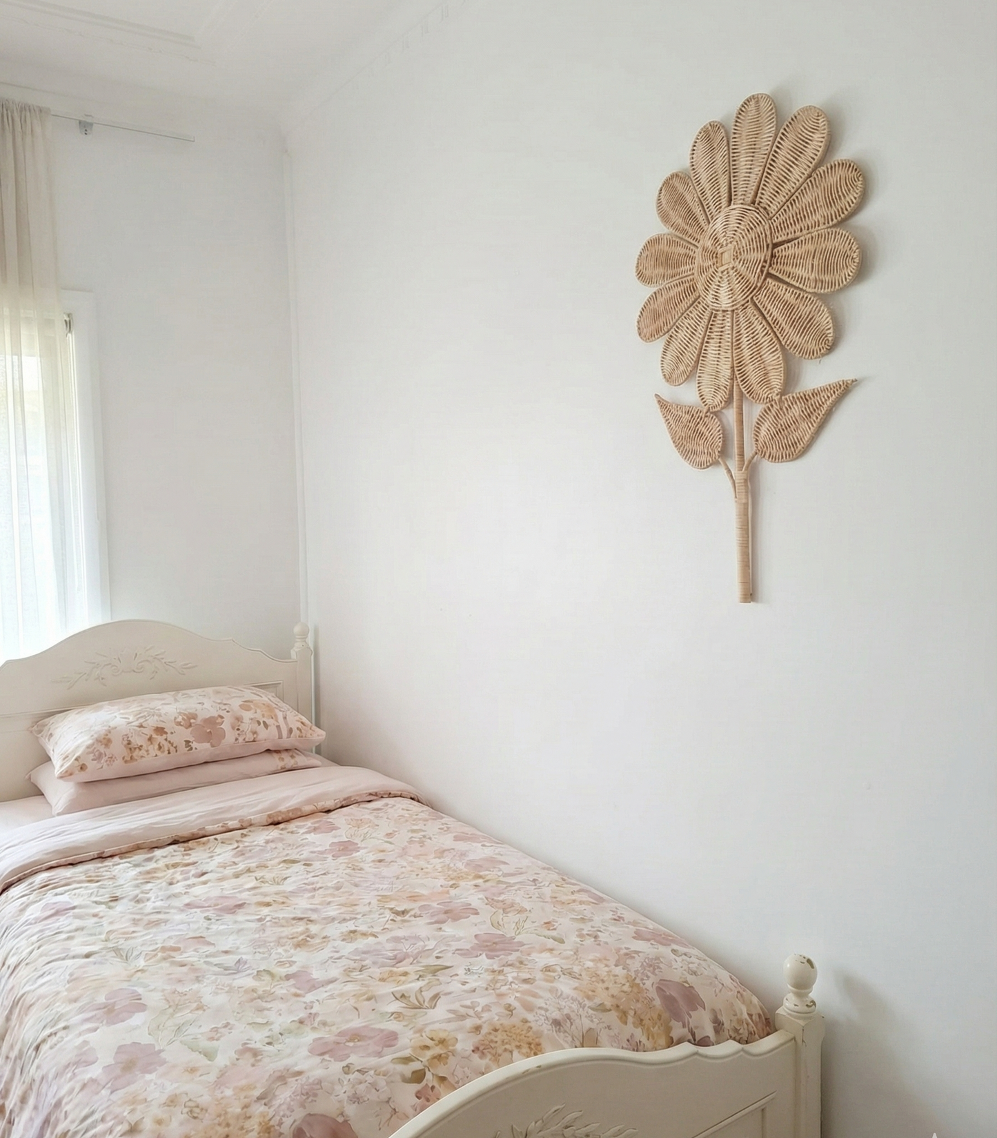 Daisy Bloom Wall Flower